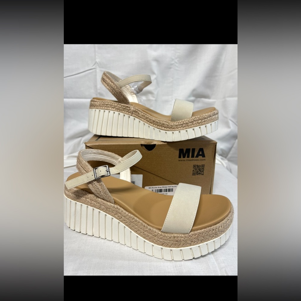 Mia Zalia Faux Leather Buckle Strap wedge Heel Sandler size 10